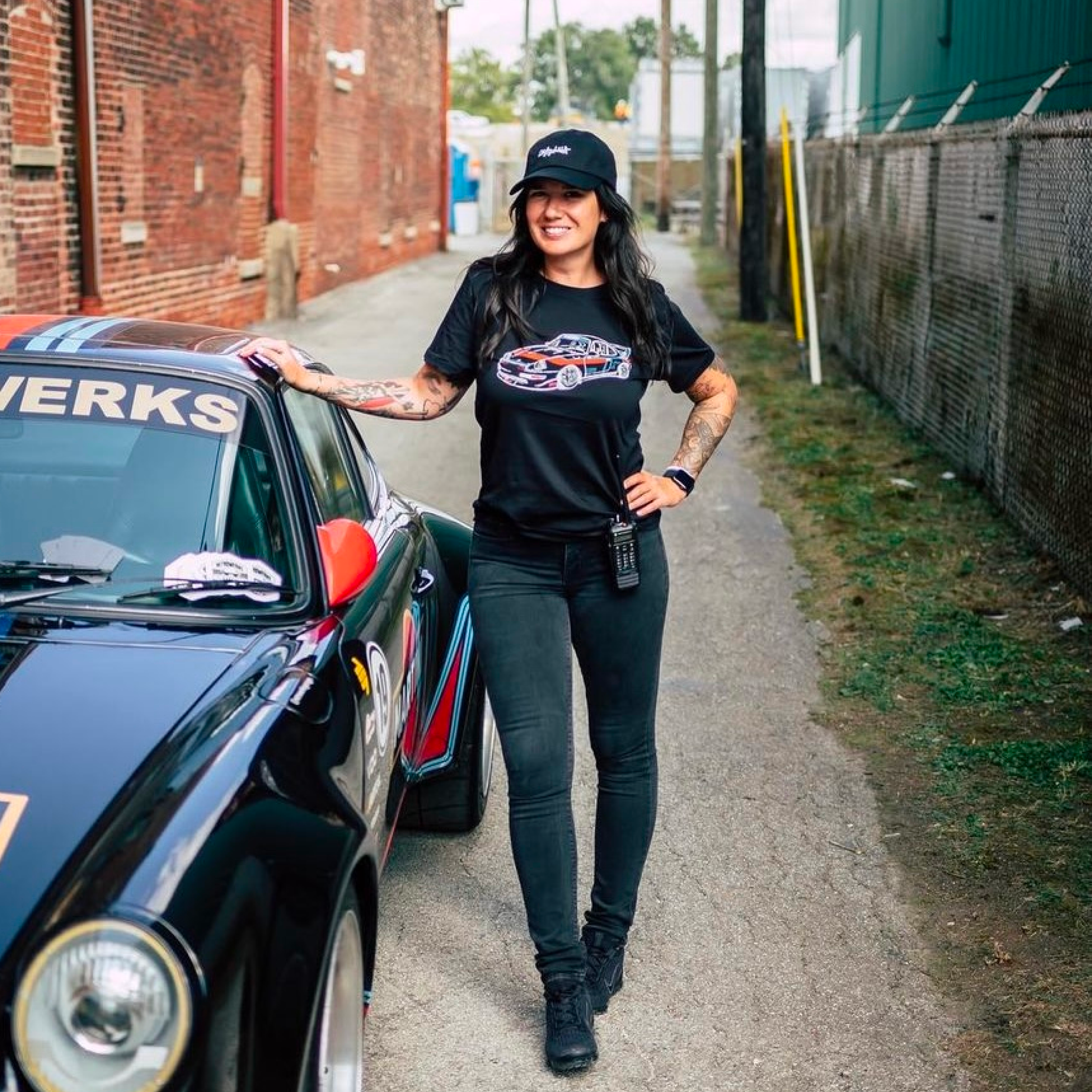 Luna Bondesan next to Porsche 