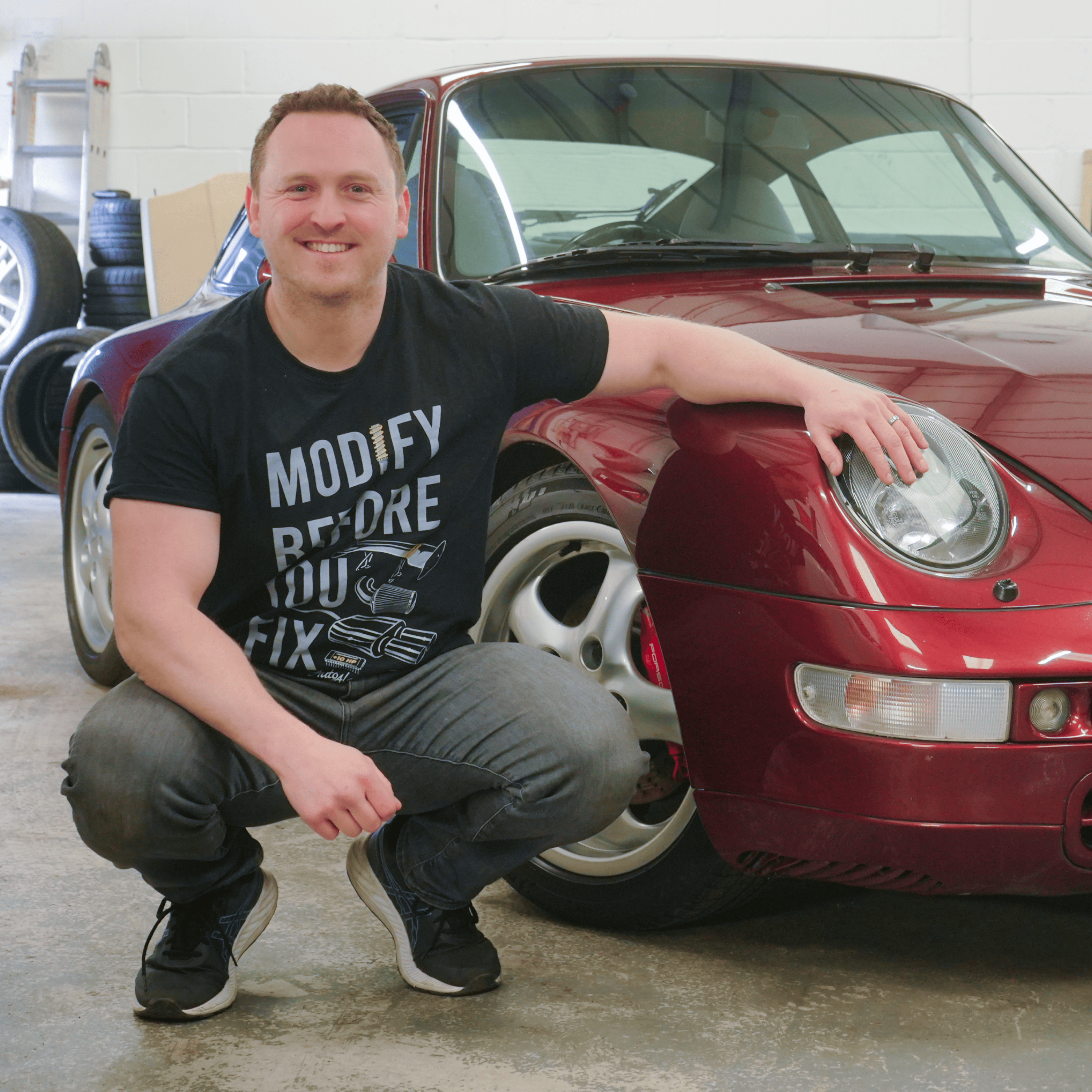 Alex Kersten next to his Porsche 993